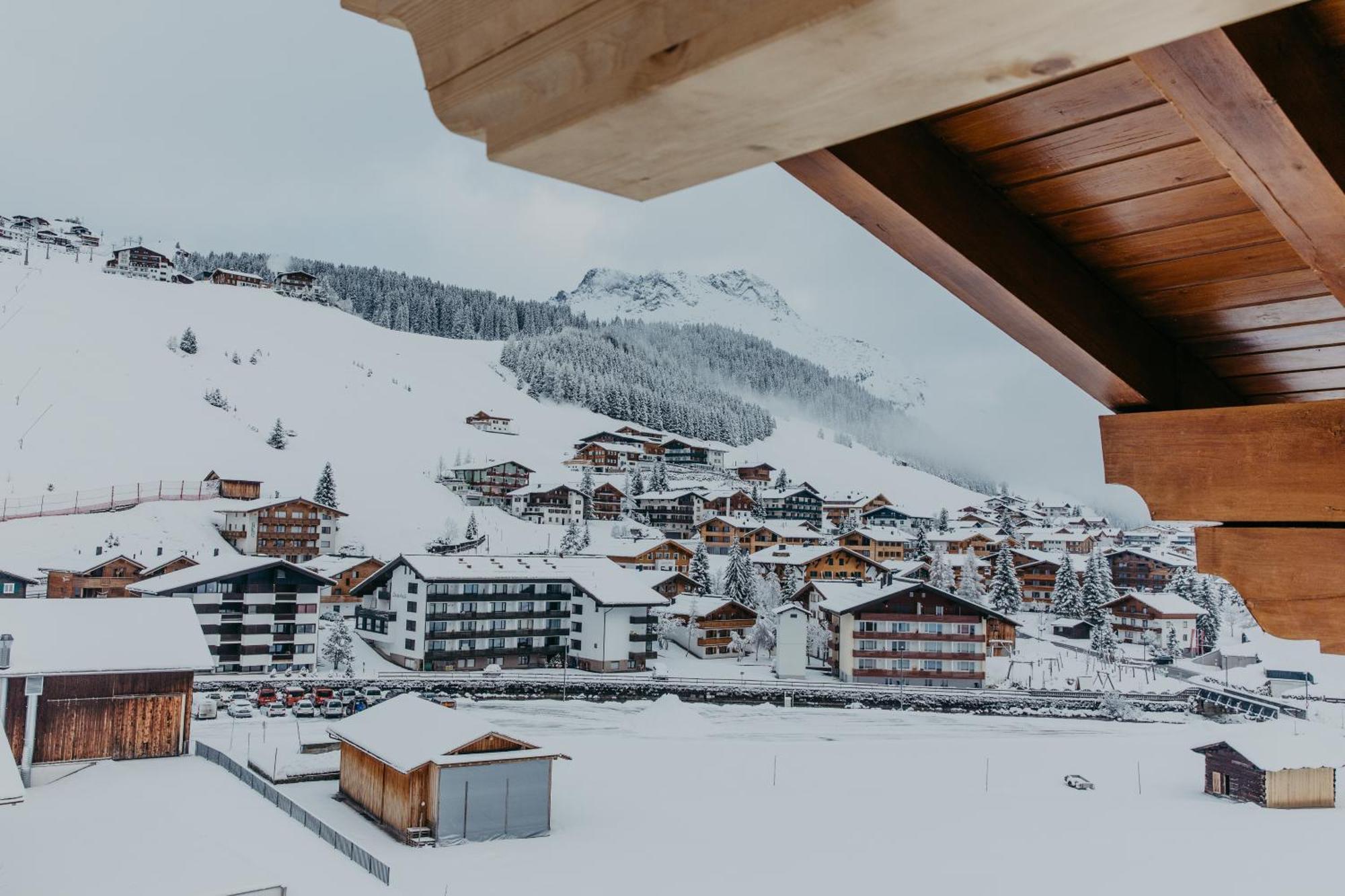 Fernsicht Alpen-Apartments Lech am Arlberg Quarto foto